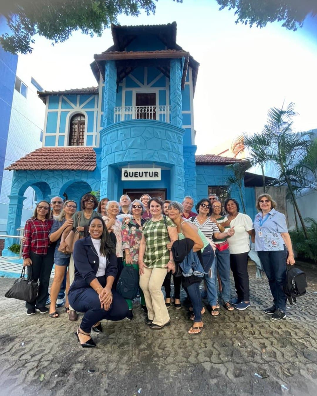 Time da QueuTur na Casa Azul
